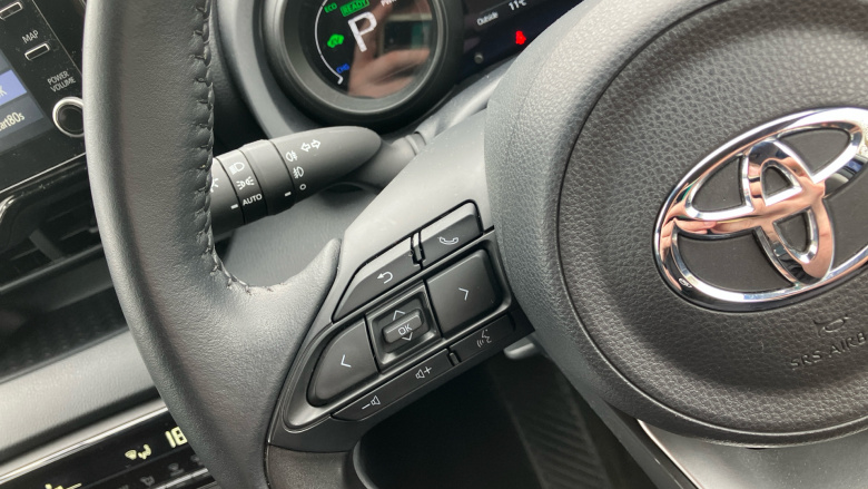 Toyota Yaris 1.5 Hybrid Design 5dr CVT Hybrid Hatchback